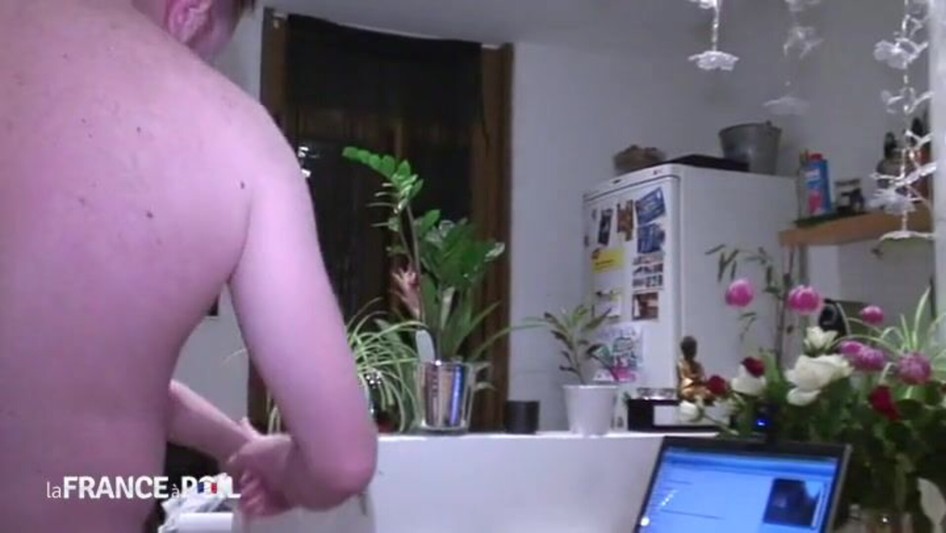 Alix Files French Porn Star Shows Her Biggest Fan Her Anal Fisting Over Webcam - milf - mature - big ass - blowjob