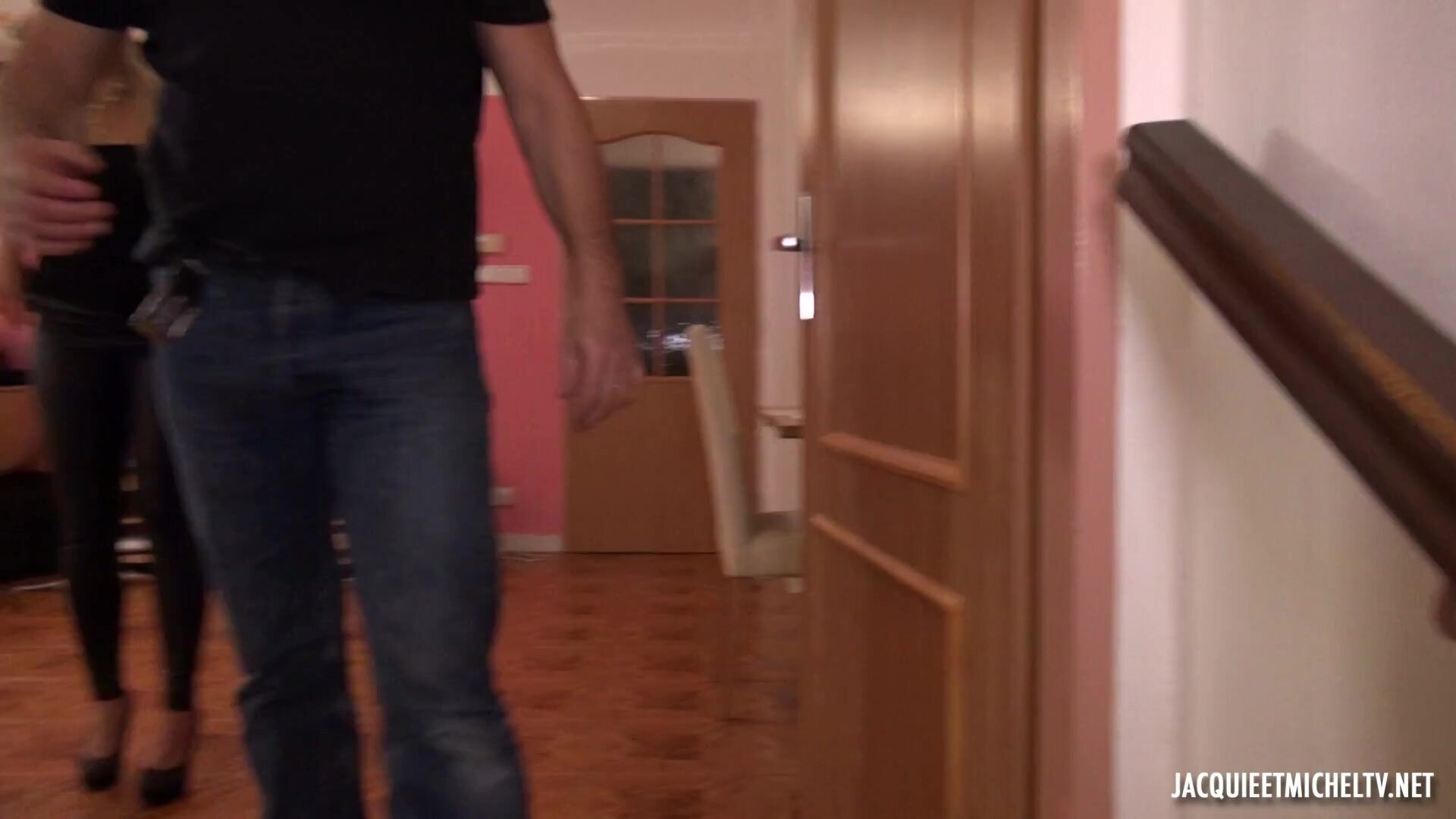 Bara 30years old real estate agent - milf - blowjob - big ass