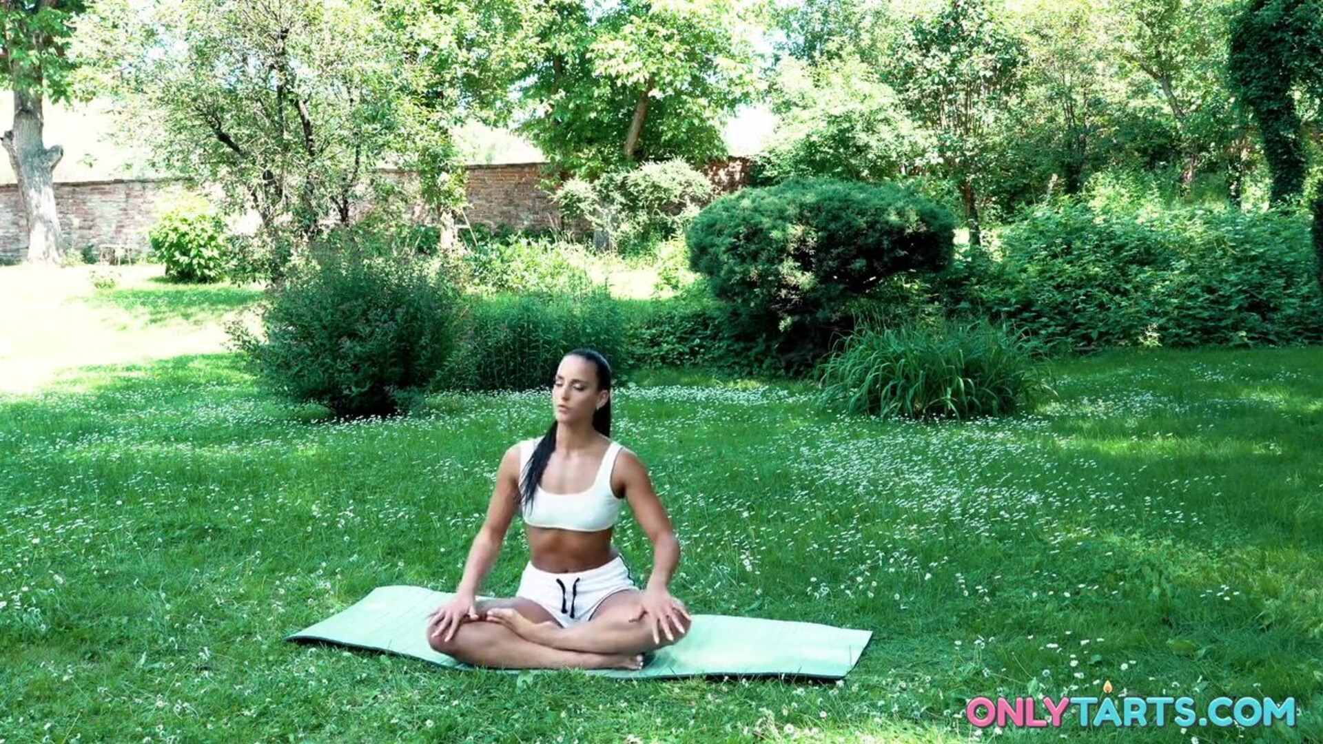 Betzz+ Stepbros Big Yoga Energy 1 - babe