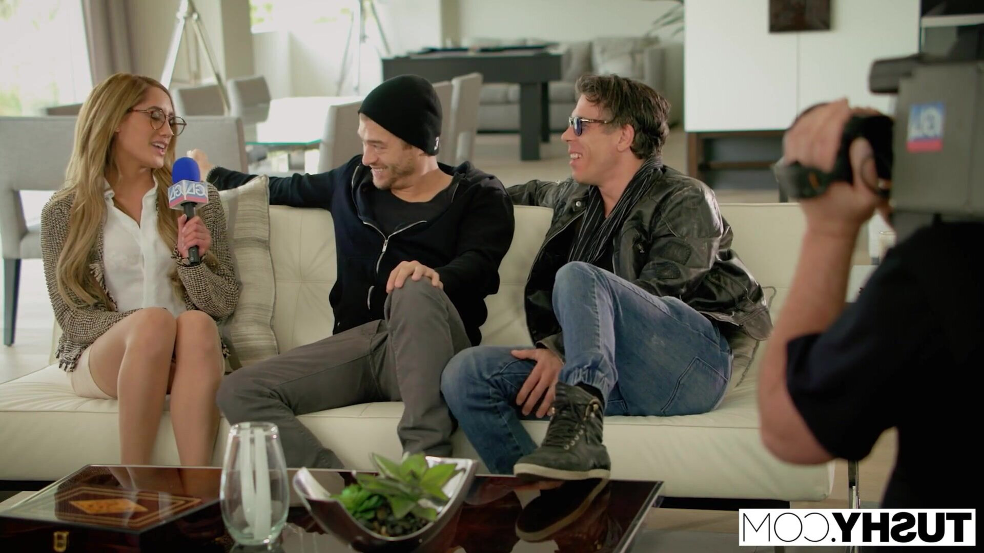 Chloe Amour attempts a dual penetration - anal - pornstar - double penetration - threesome - latina - hotel - nude - hottest - little - long