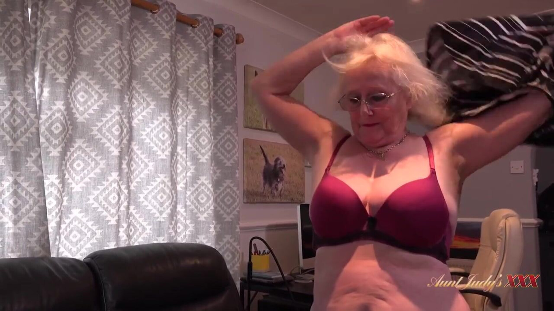 Claire Horny GILF Claire Gets A Handle on the Debt Collector - milf - mature - big ass - blowjob