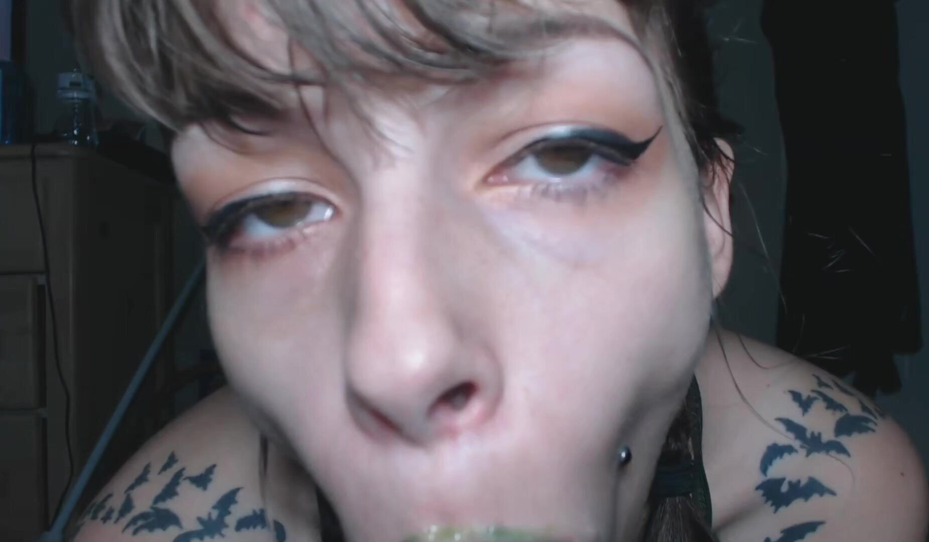 DamnedestCreature Lime Green Lipstick Vs BBC - solo - toys - amateur