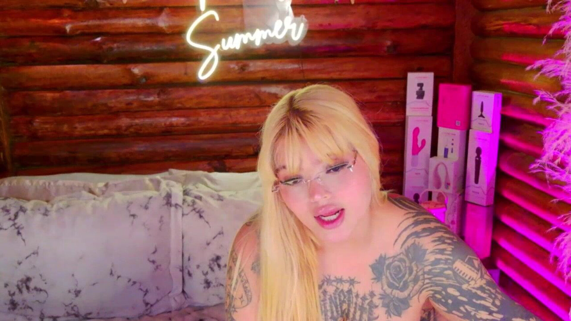 MissySummer 2026 01 24 22 33 12 166 - webcam