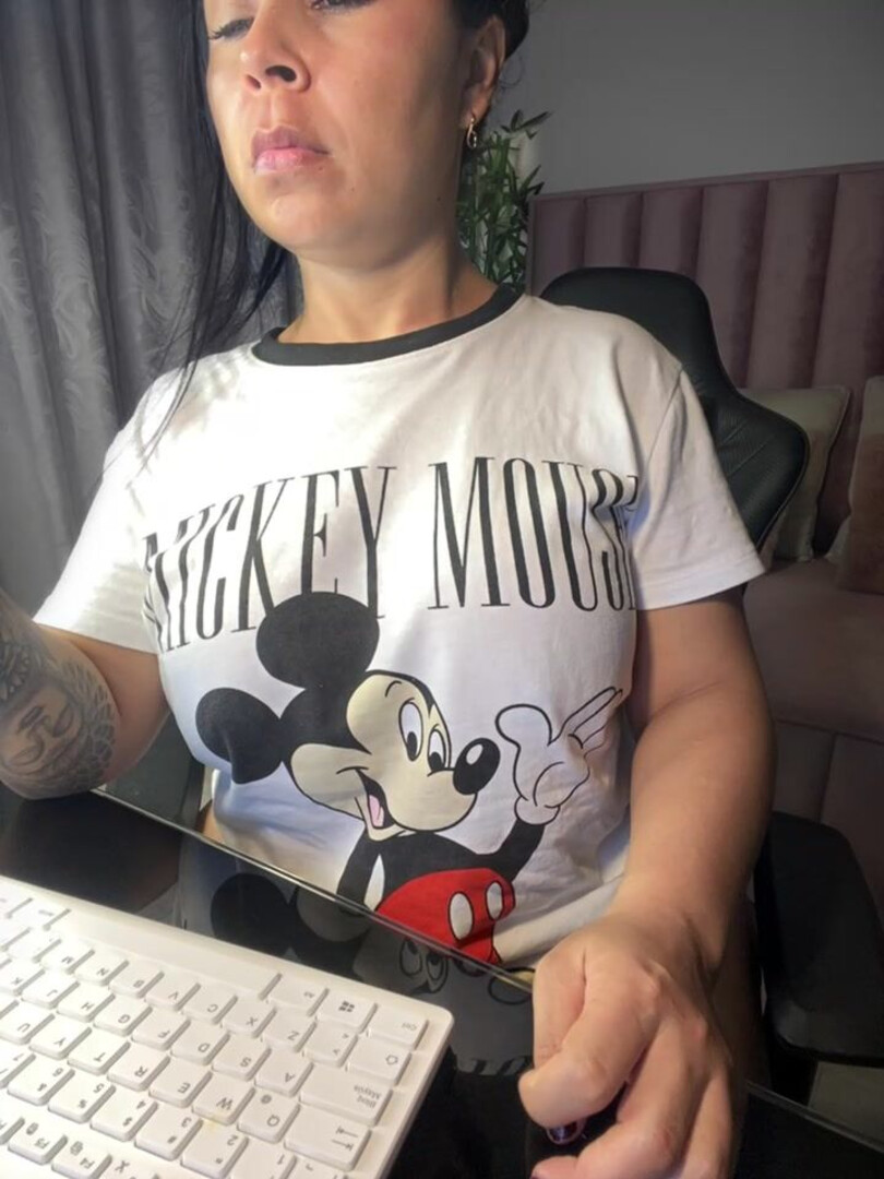 Natural BIGASS NinaSC 2025 11 30 18 29 - webcam