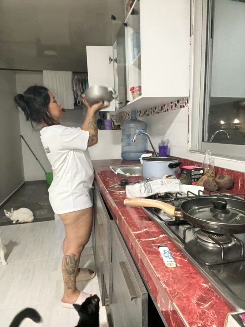 Natural BIGASS NinaSC 2025 11 30 18 29 - webcam