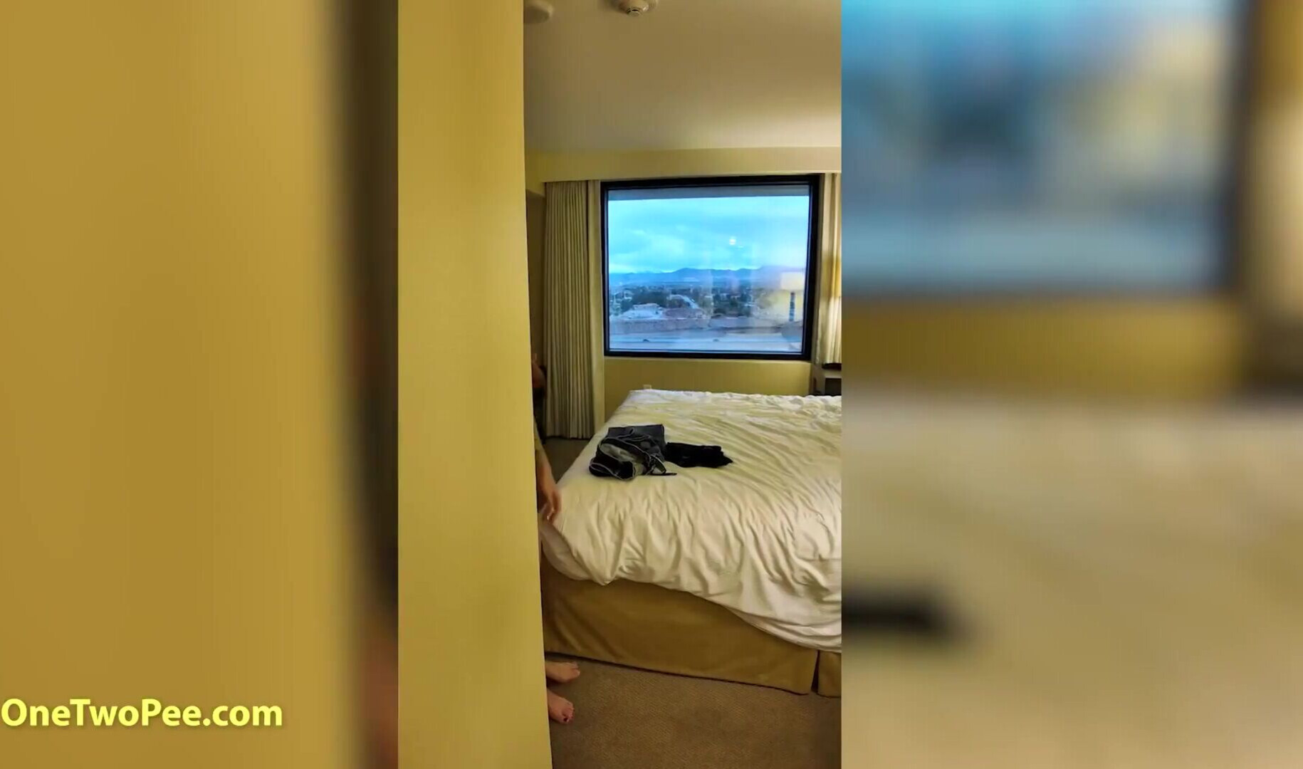 Sophia Locke And Cory Chase In Two Hot Pee Drinking Milf - pee - piss drinking