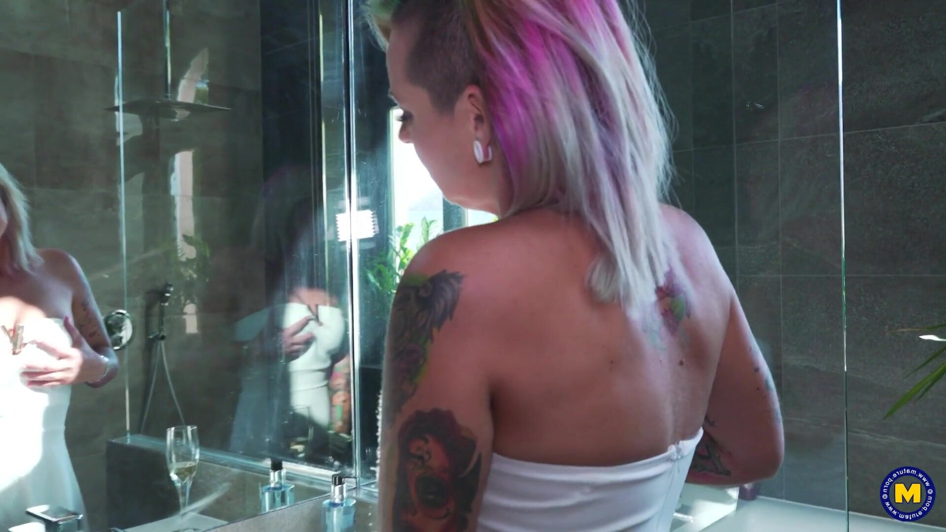 Sultry, older Xandra delights in solo pleasures while taking a shower - fingering - mature - shower - orgasm - tattoo - big ass - solo - kinky - colored hair - female masturbation