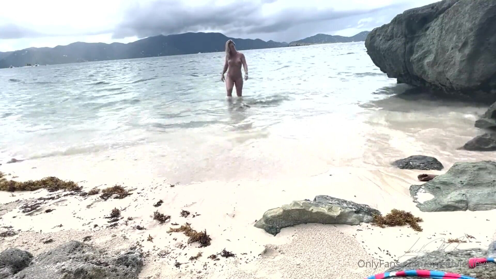 Sweet Vickie & Danny Luckee Sex In The Caribbean - interracial