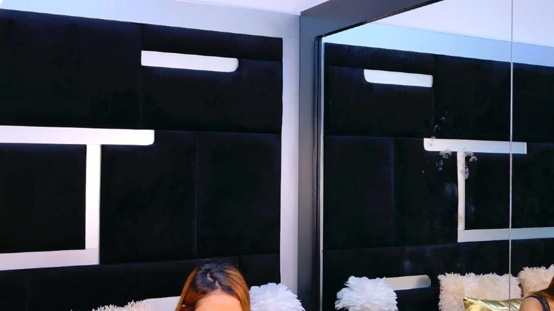 alanaferrara 2025 12 04 22h46m38s - webcam