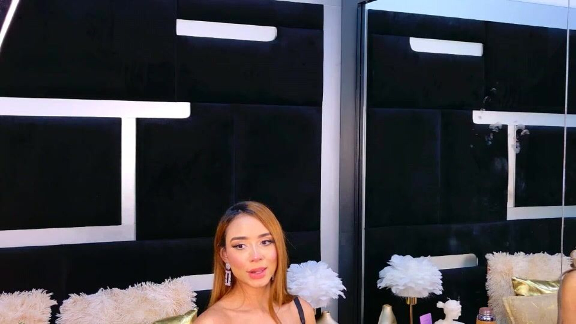 alanaferrara 2025 12 04 22h46m38s - webcam