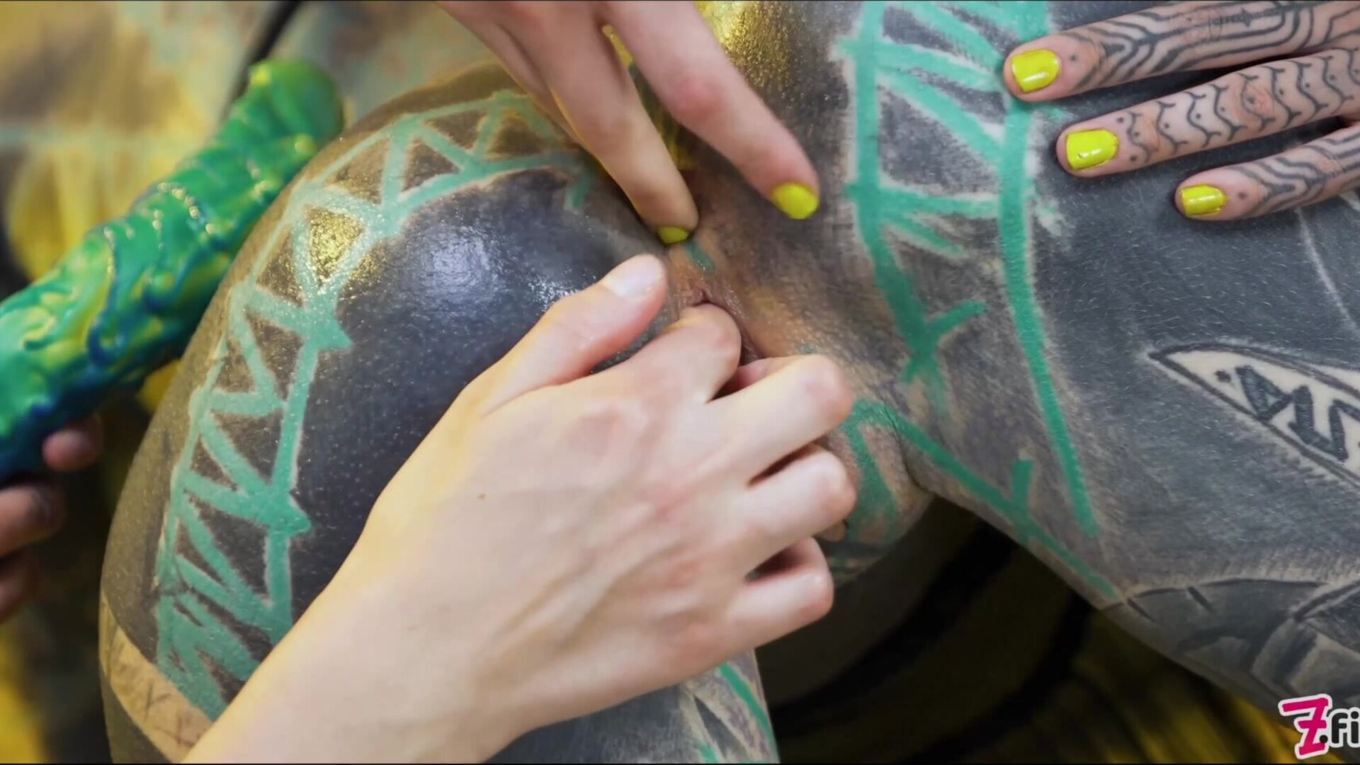 Anuskatzz and Serpienta get their holes gaped - zfilmz - tattoos - tattooed - threesome - anal - pussy licking - fingering - gaping - toys - small tits