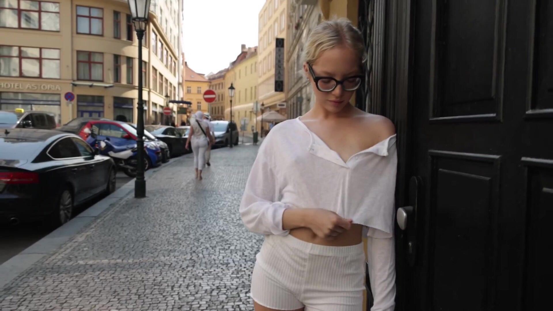 Bella Spark aka Emma White Isabel Dolcè Emma In White In Public - teen - babe