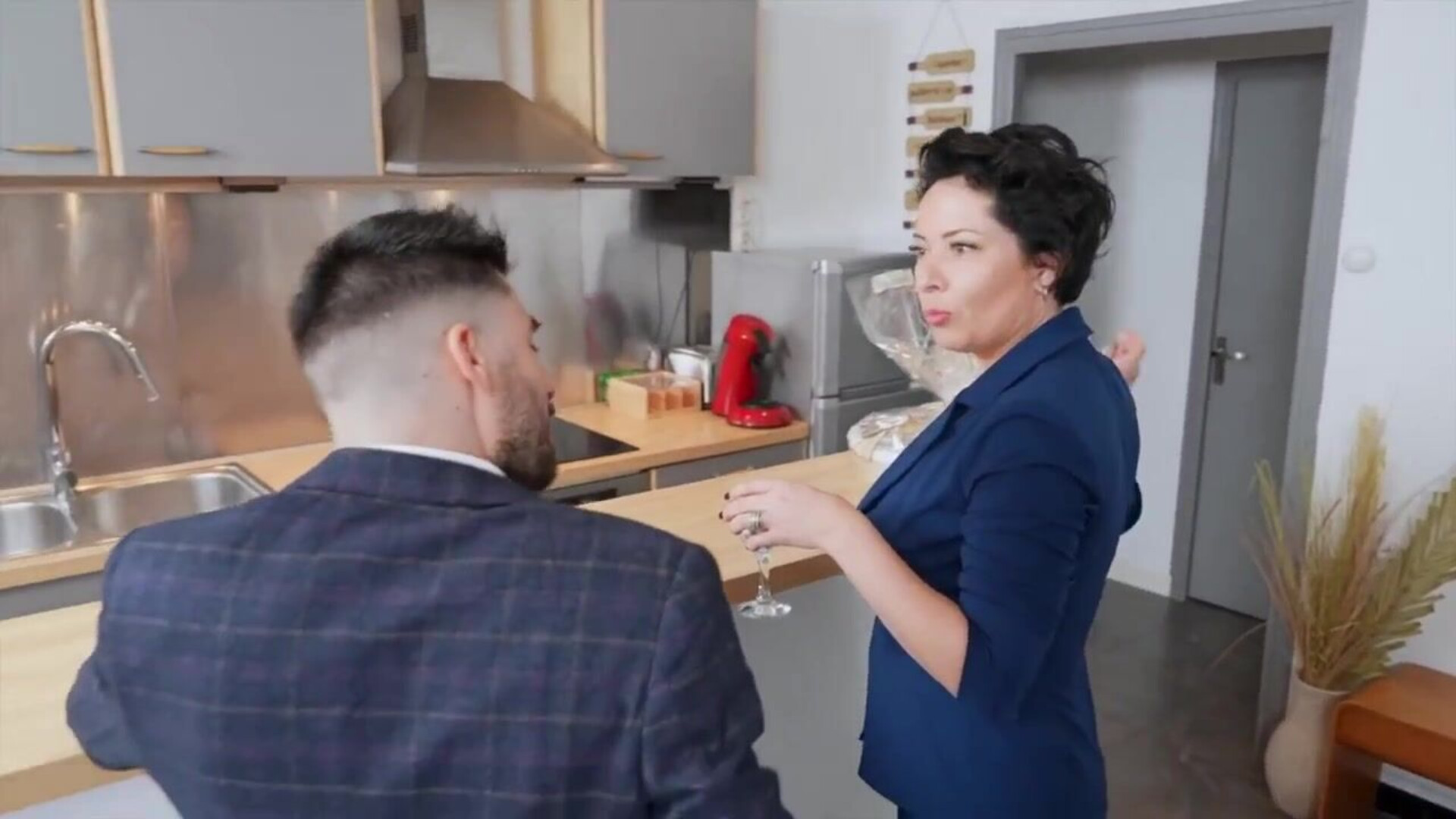 Camille Camille knows how to be friendly - milf - big ass - blowjob