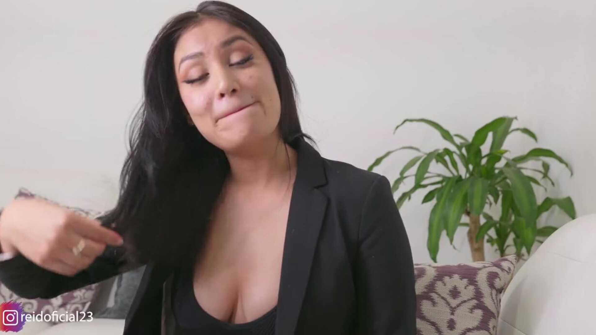 Con la gerente de propiedad - blowjob - teen - latina