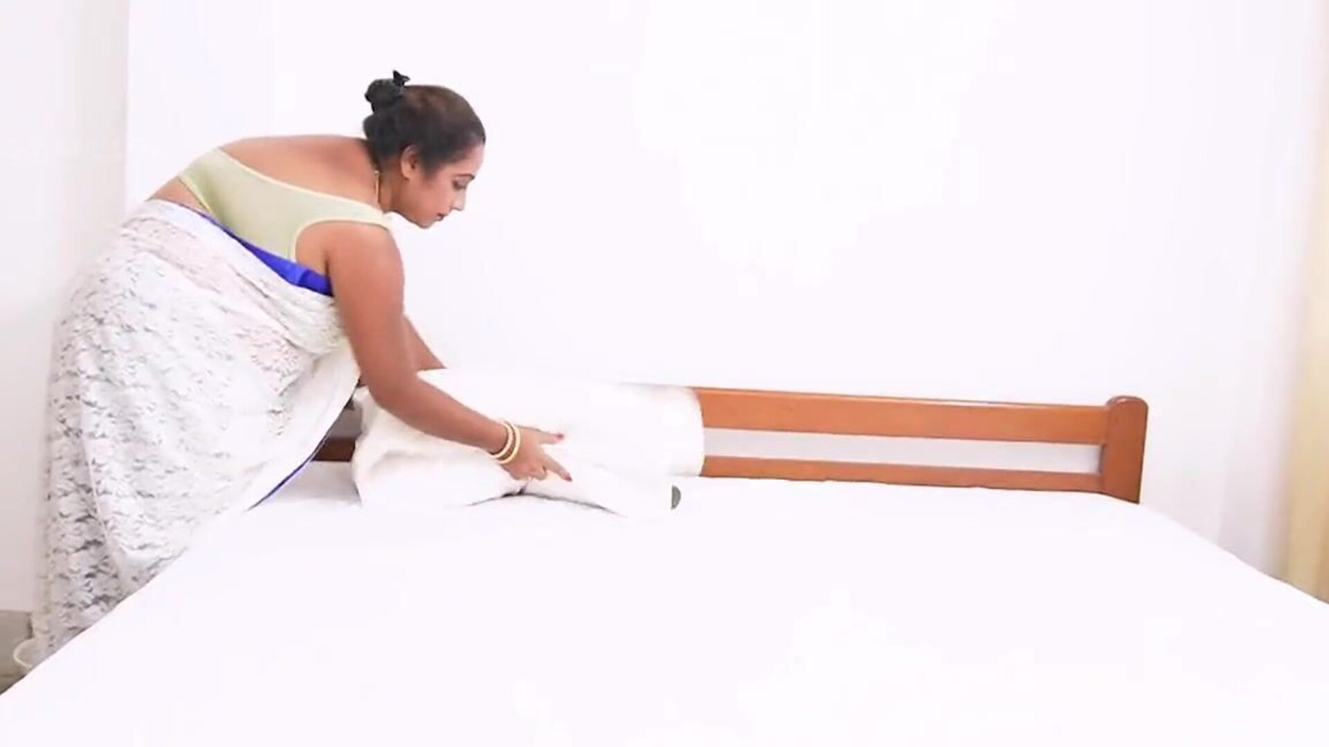 Damadji and Lawyer Uncut (2023) Hindi Hot Short Film - neelam - sapnasappu - tinanandy - tinadutta - sucharitabhattacharya - alkaraj - priyagamre - bhartijha - ayushijaiswal - suhanakhan