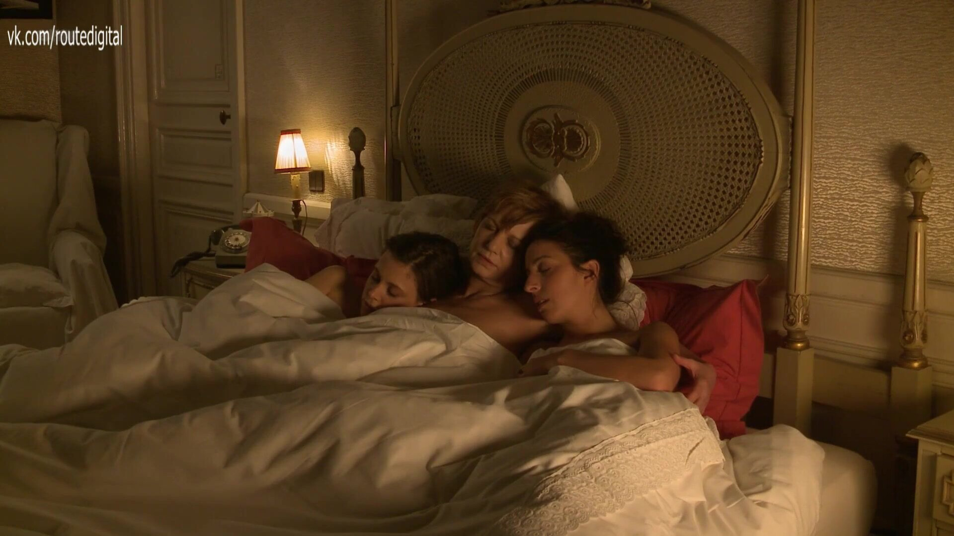 Fabienne Babe, Isabelle Prim, Anna Sigalevitch Que Le Diable Nous Emporte (FR 2018) - lesbian - small tits