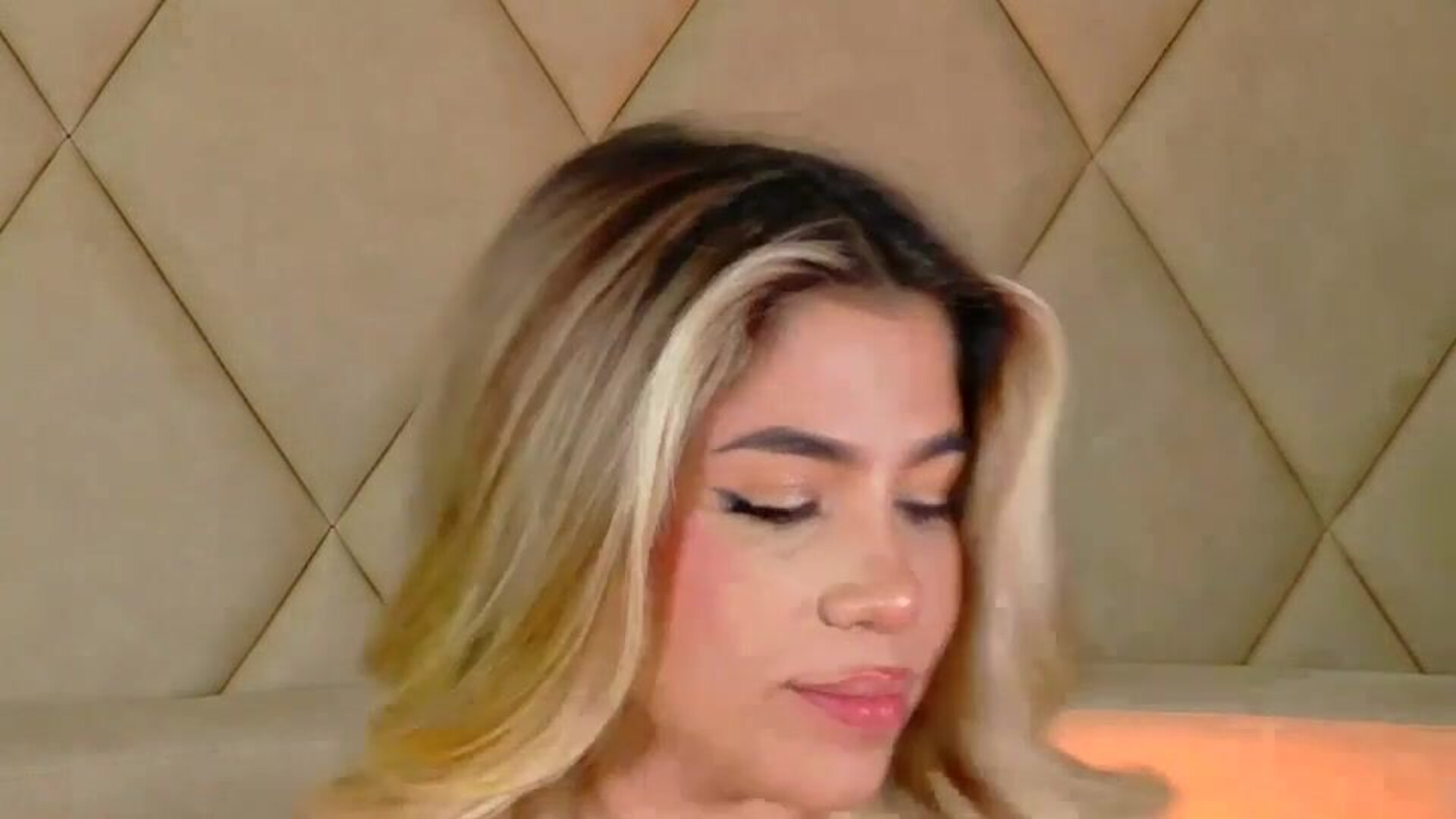 Penelopeblack 2025 12 05 18H38m10s - webcam
