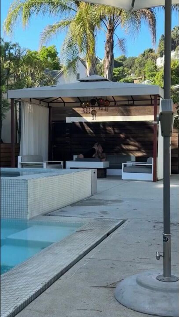 Poolside Facial Scene - big ass - big tits - blowjob - sex - fuck