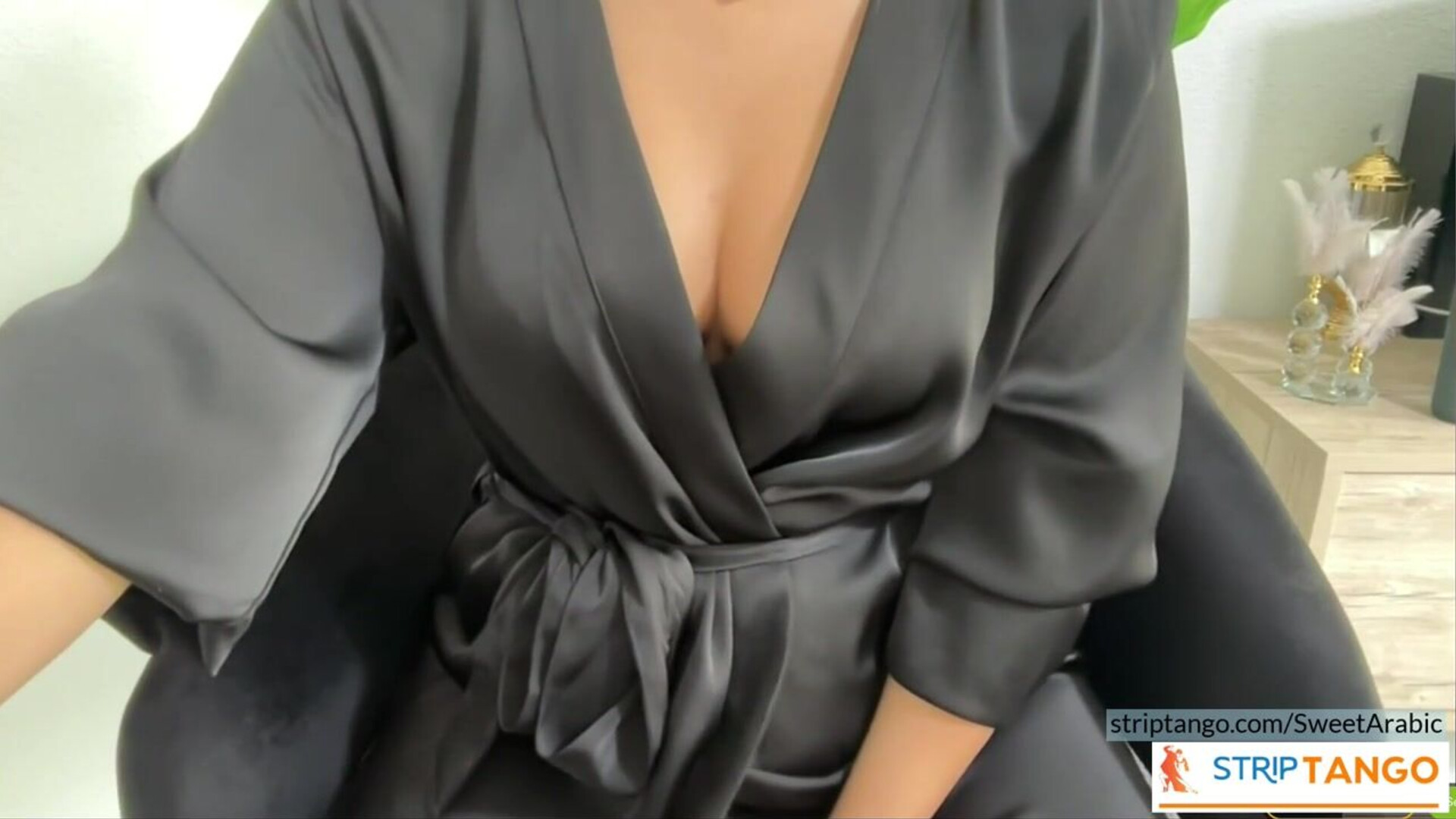 SweetArabic Provocative showpiece at stripTango - real amateur - housewife - roleplay - cam