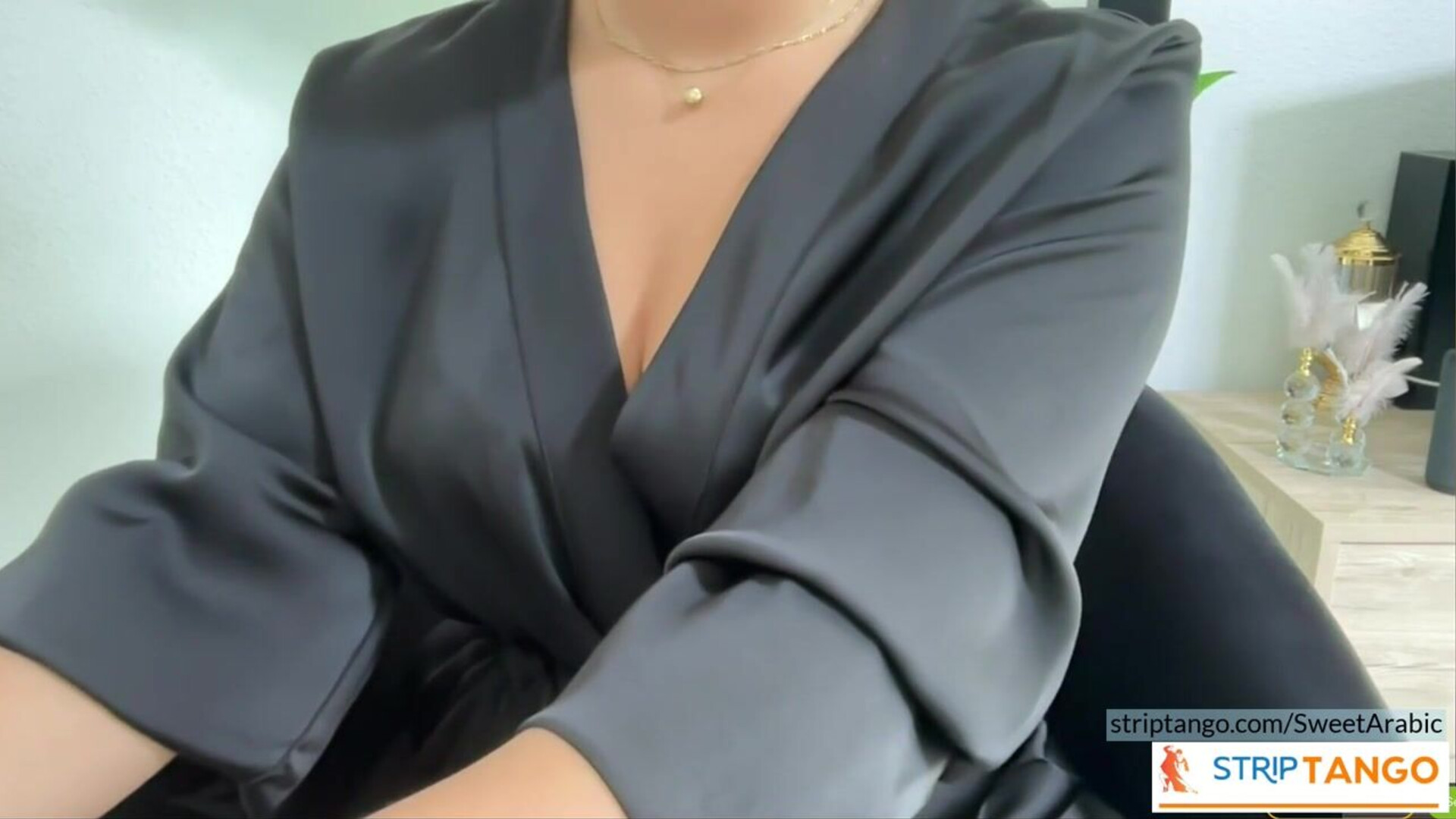 SweetArabic Provocative showpiece at stripTango - real amateur - housewife - roleplay - cam