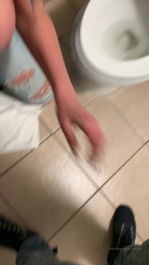 Tinkle Time With Nina Elle - hardcore - handjob
