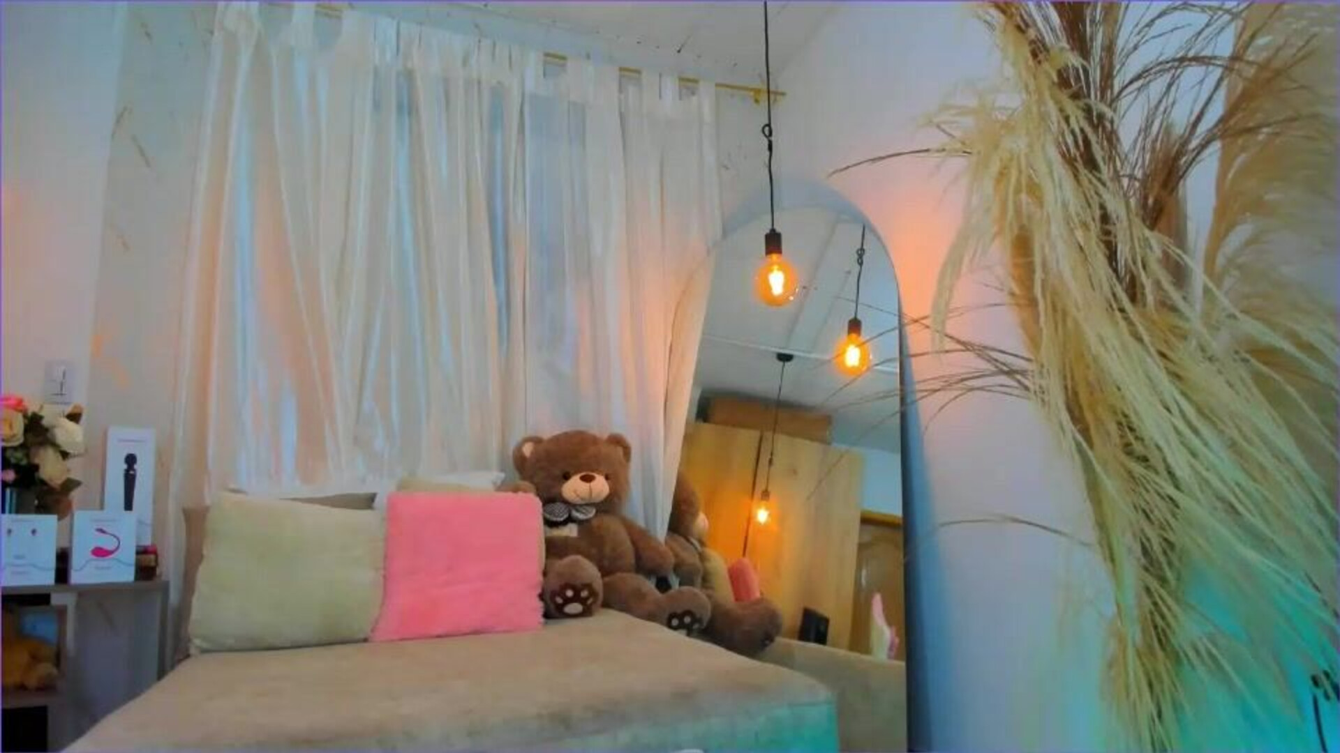 natasha hartaman 2025 12 04 16h41m07s - webcam