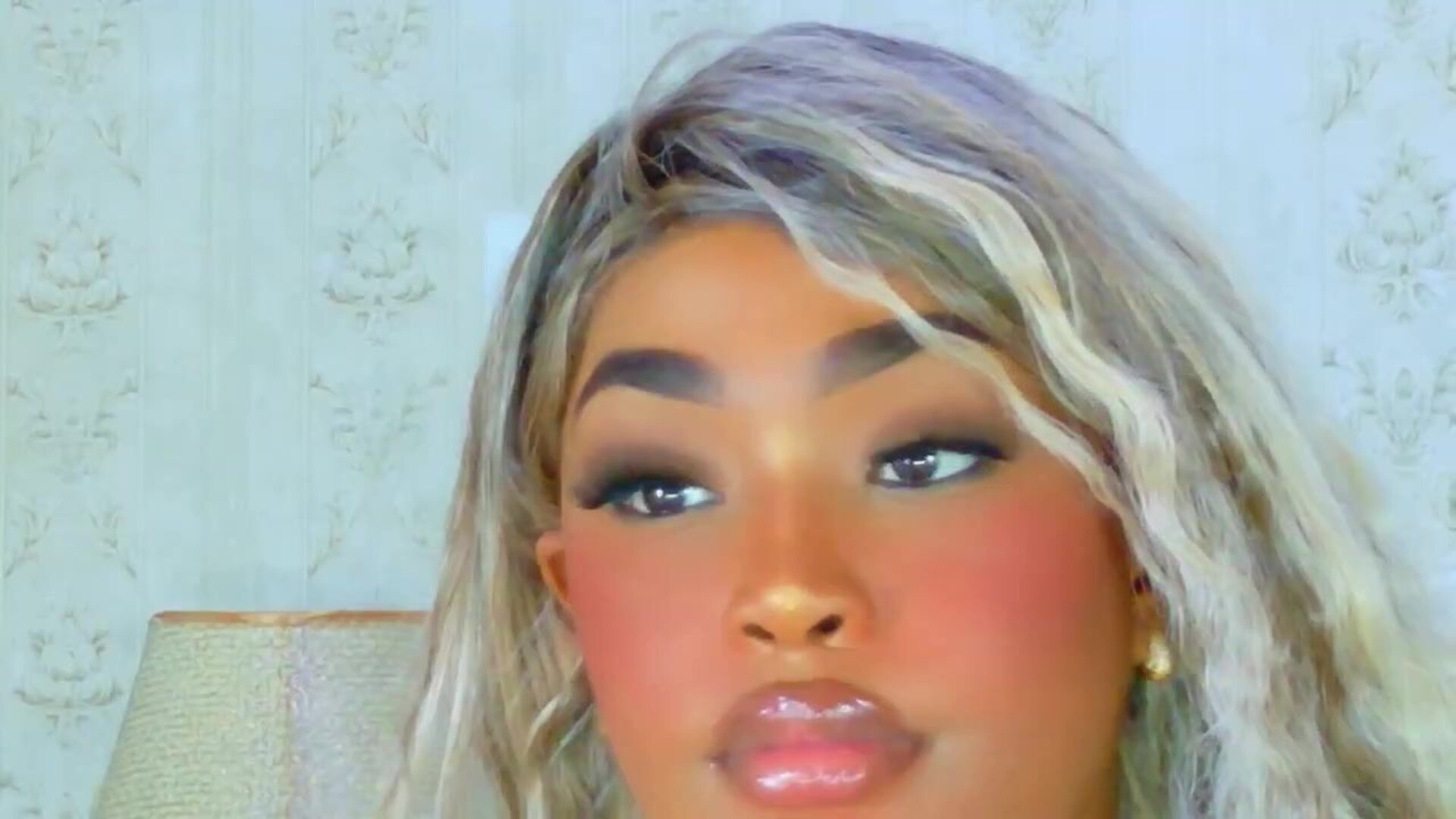 tianah glow 2025 12 29 19h48m08s - webcam