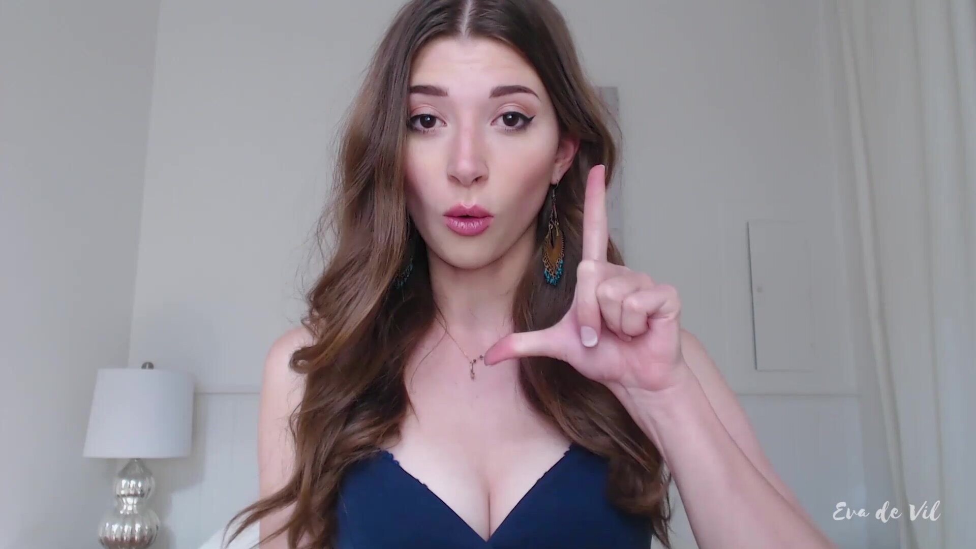 Eva De Vil Humiliationis Bliss - brunette - masturbation