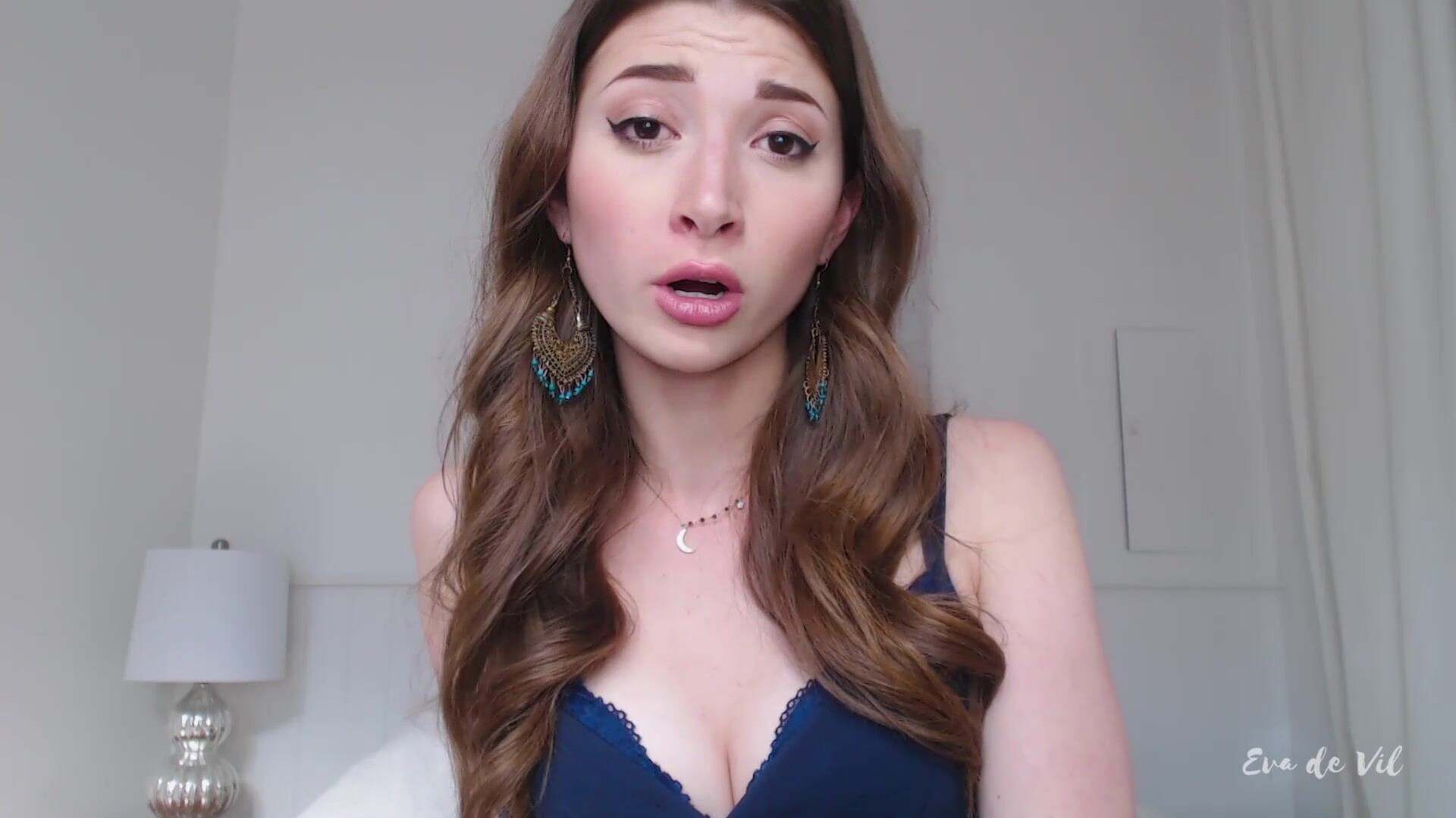 Eva De Vil Humiliationis Bliss - brunette - masturbation