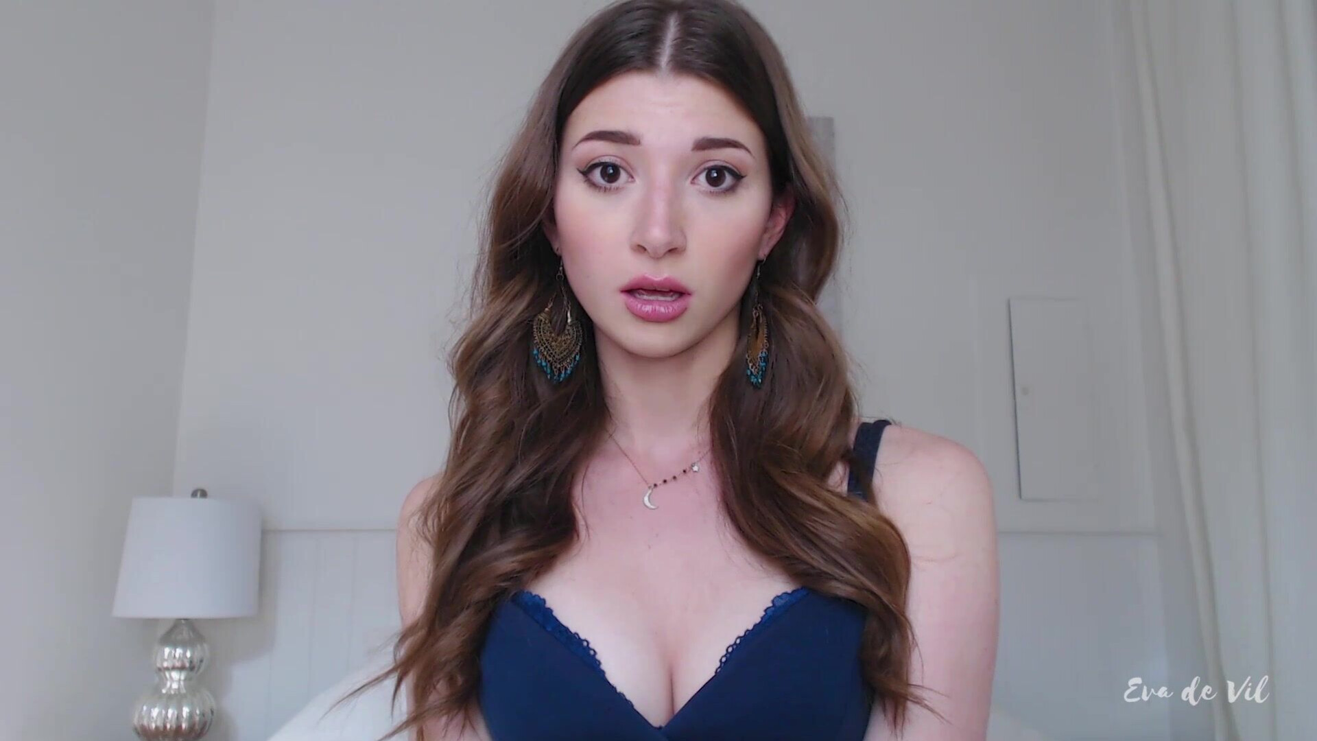 Eva De Vil Humiliationis Bliss - brunette - masturbation