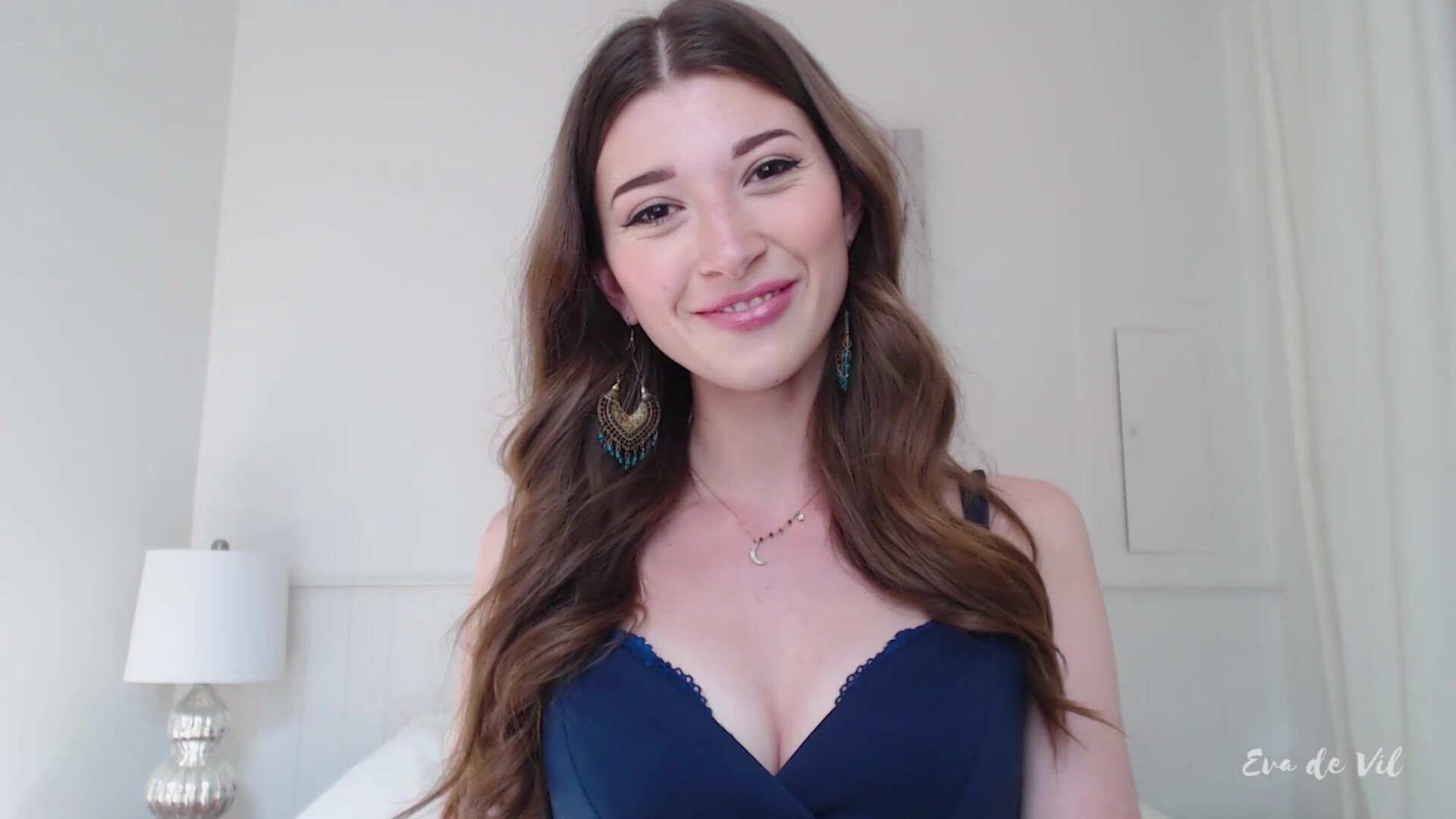 Eva De Vil Humiliationis Bliss - brunette - masturbation