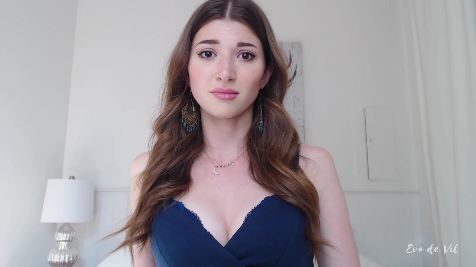 Eva De Vil Humiliationis Bliss - brunette - masturbation