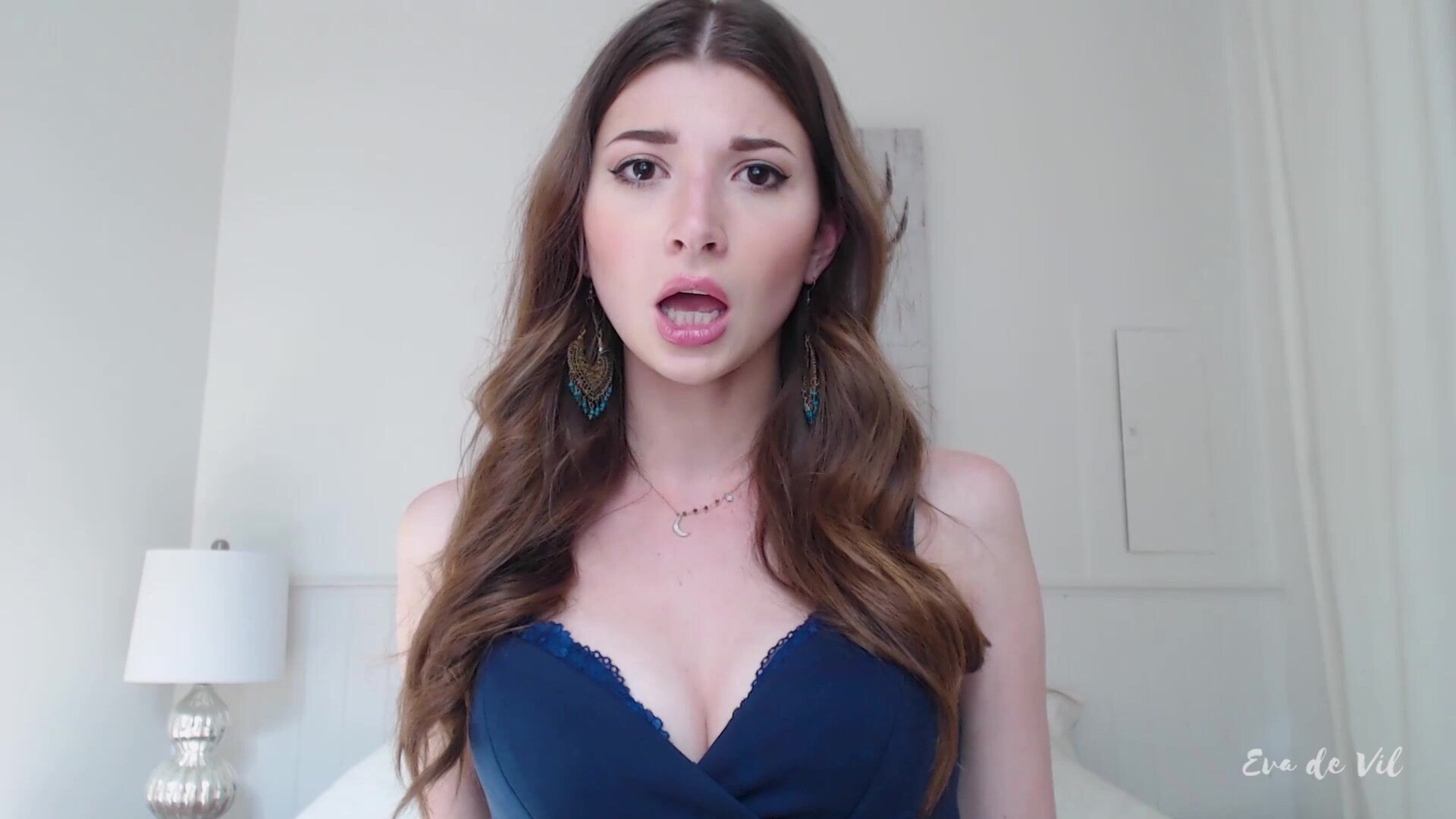 Eva De Vil Humiliationis Bliss - brunette - masturbation