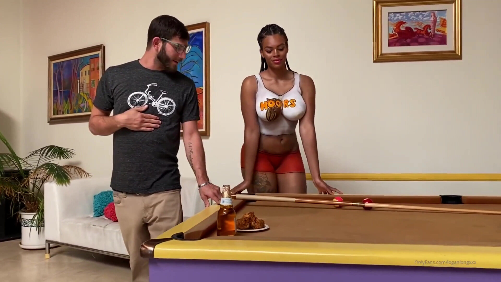 Halle Hayes Paint On - babe - big tits - 4k