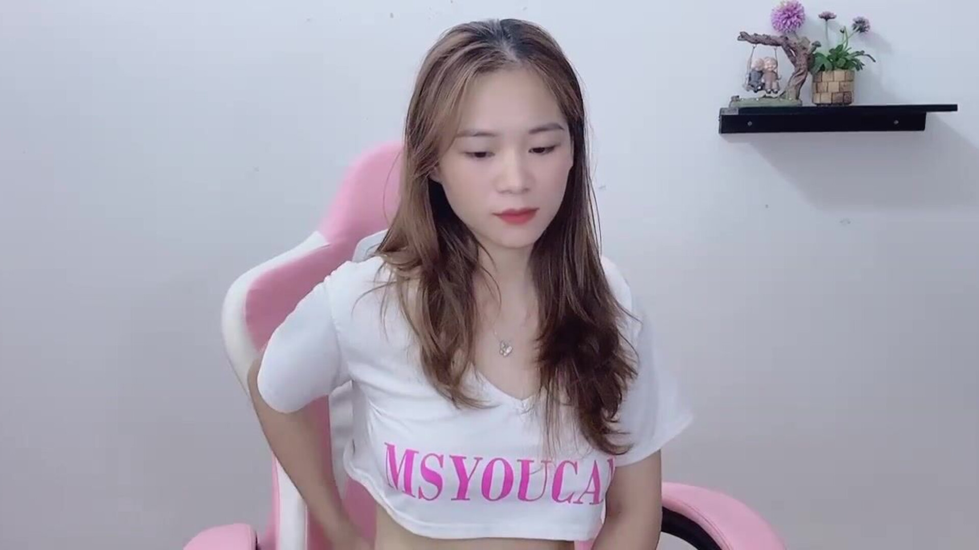 Luna 2023 07 03 - asian - webcam - luna