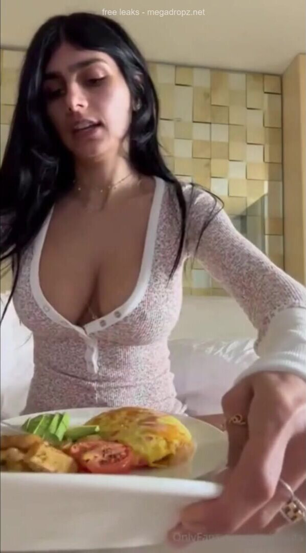 Mia Khalifa Eating Breakfast With Her Tits Out - xxx