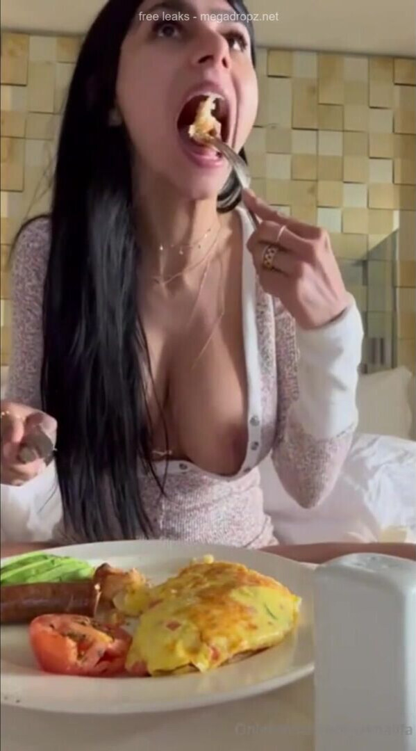 Mia Khalifa Eating Breakfast With Her Tits Out - xxx