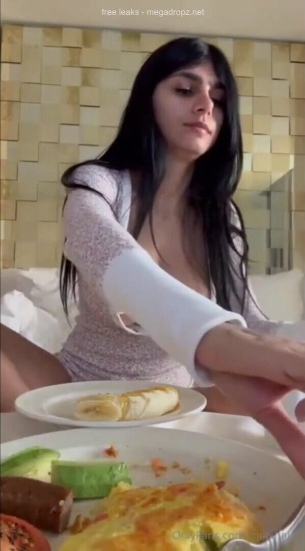 Mia Khalifa Eating Breakfast With Her Tits Out - xxx