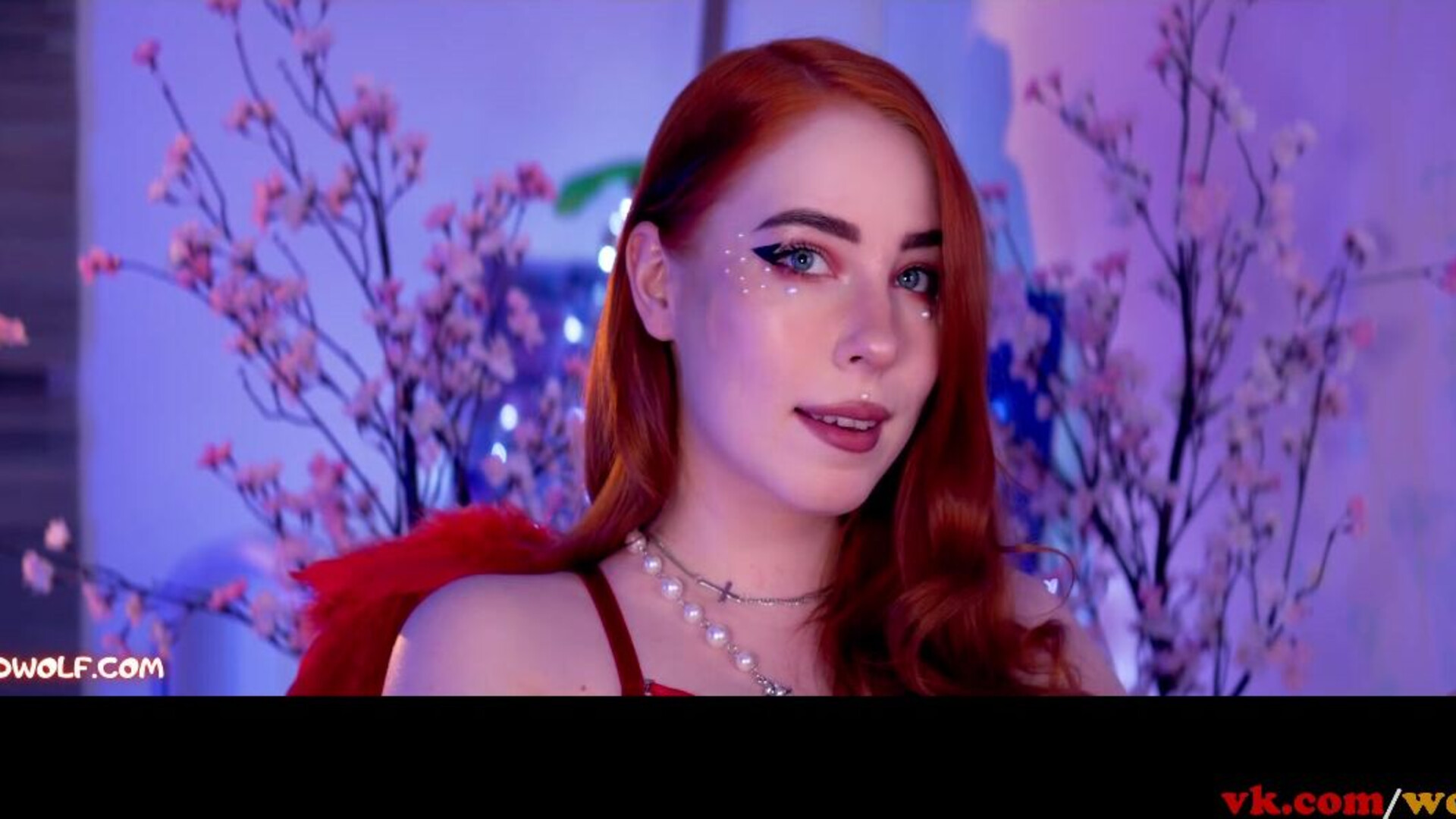 Molly Valentine - red - head
