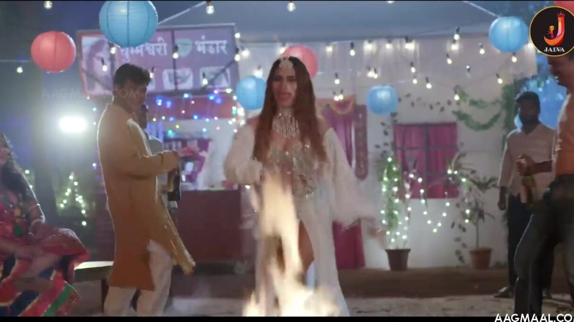 Tamboo Me Bamboo Season 01 Episode 04 (2024) Jalva Hindi Hot Web Series - sanandabanerjee - chandrimabanerjee - gargikhakhalary - priyagamre - bhartijha - leenasingh - prajaktajahagirdar - kairashehga