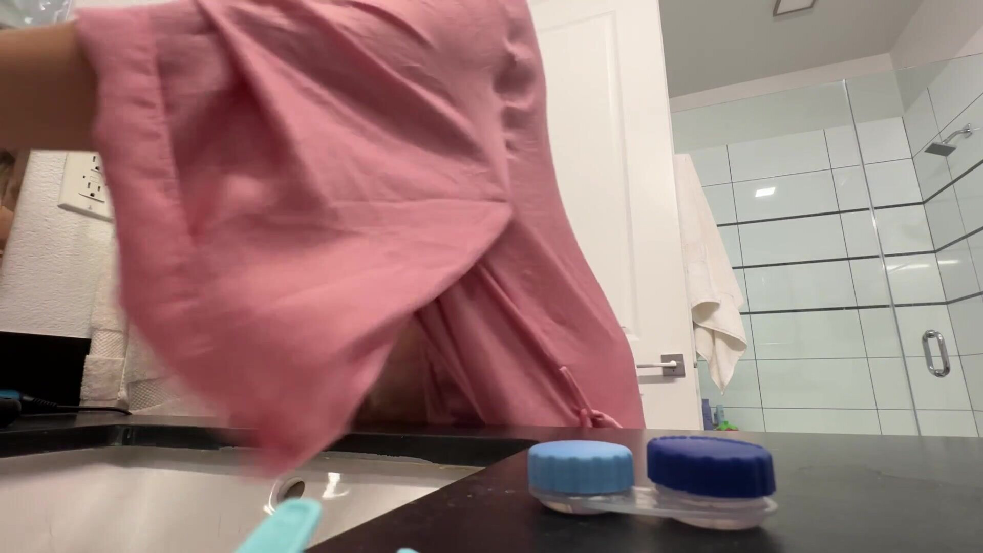 The friendly giantess - big ass - babe