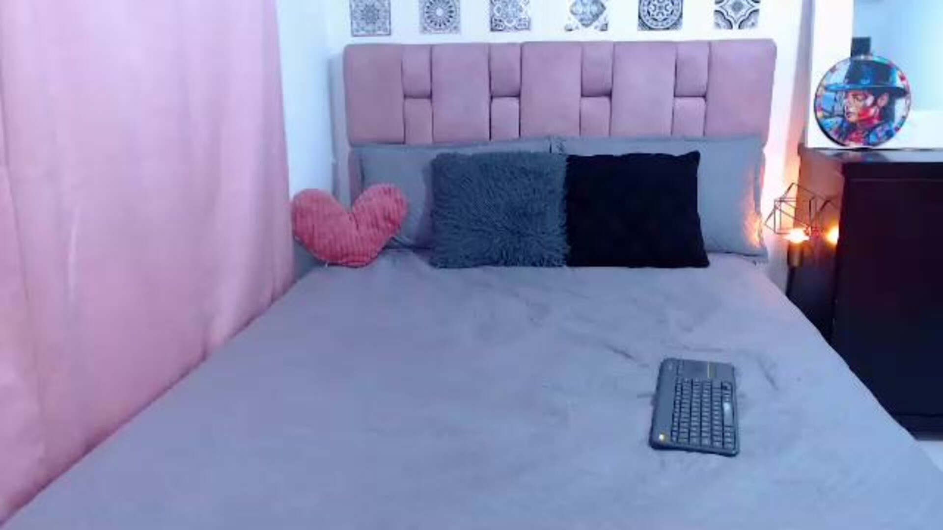 amy roger 2026 01 06 22h08m58s - webcam