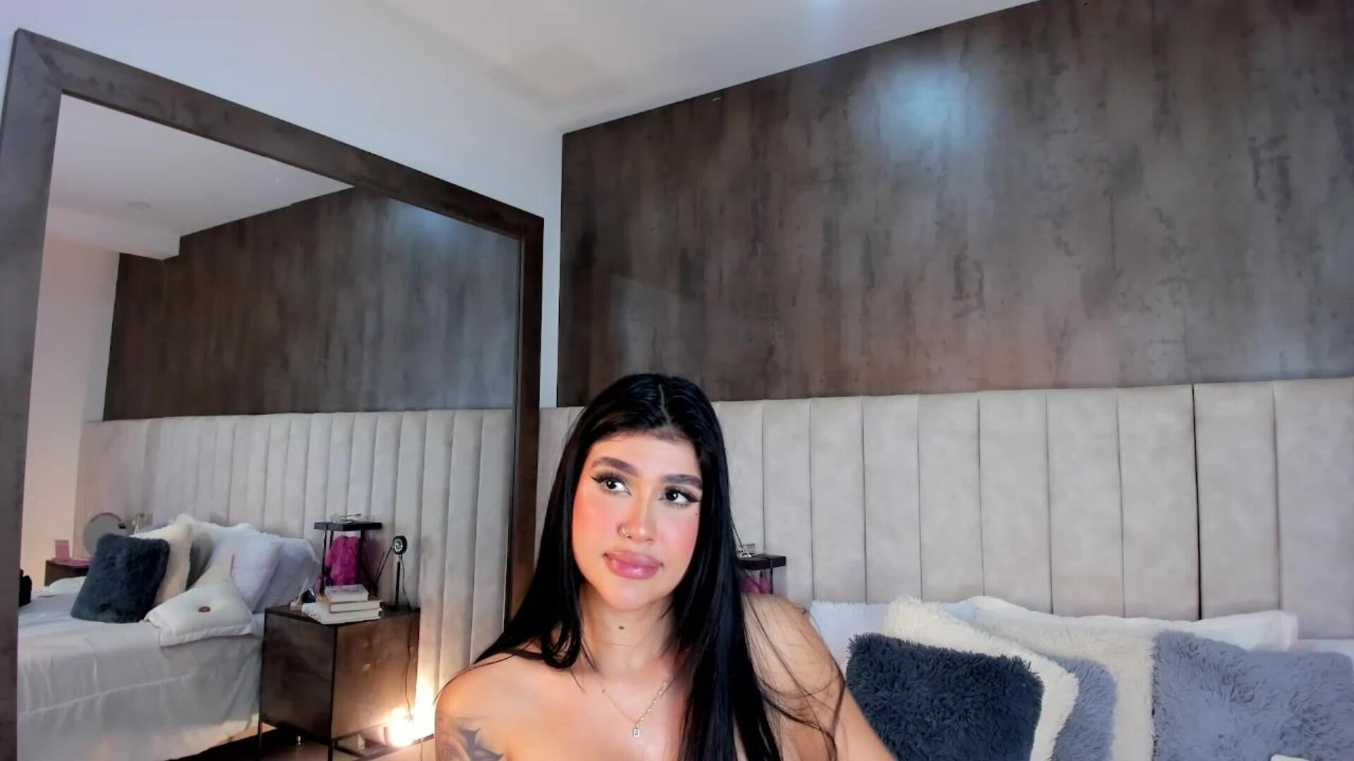 ninnazambrano 2025 12 26 15h33m03s - webcam