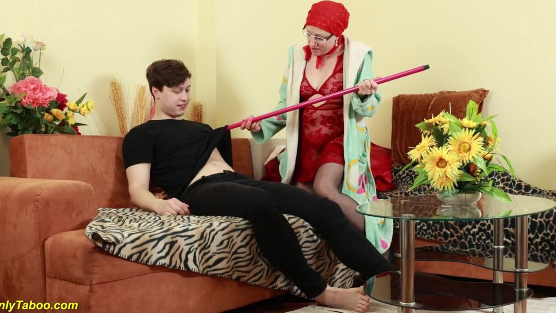 Alicia Prolabsing grandma anal fucked - milf - mature - big ass - blowjob