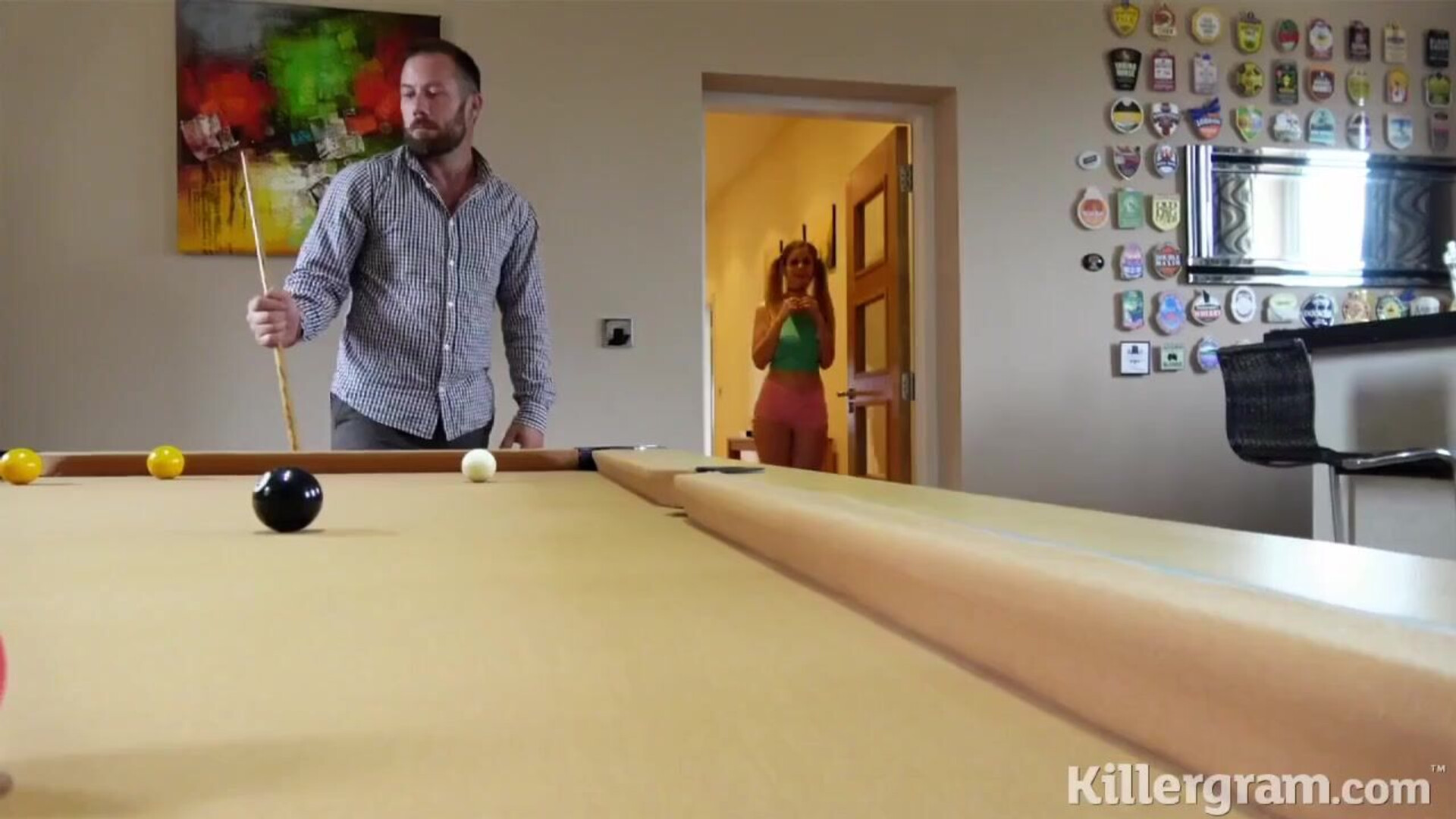 En el salon de juegos - teen - big tits - blonde