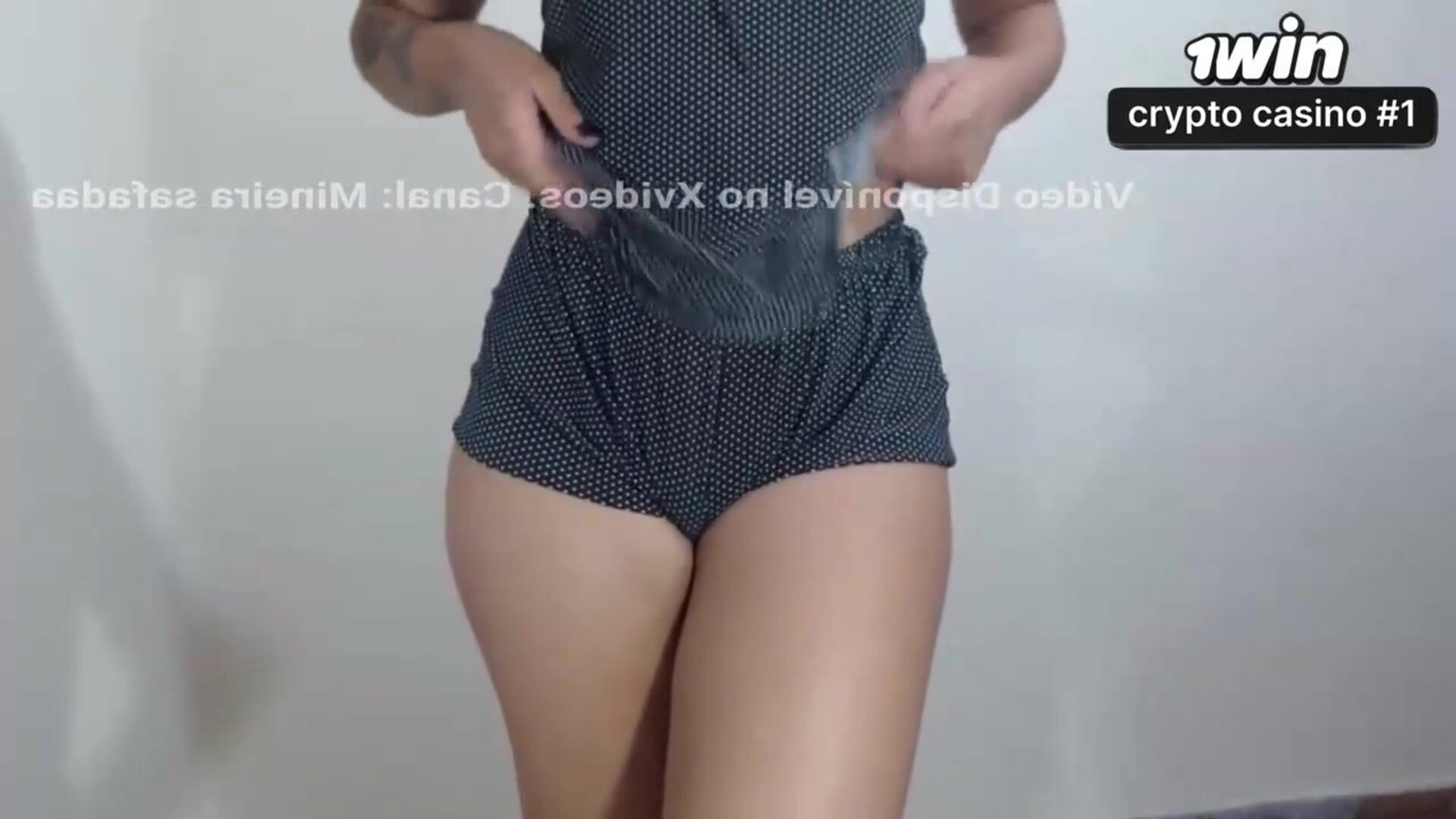 Experimentando calcinhas numa sessão de provocação sensuous caseira - teasing queen - latinas - provocando - latin - brasileiras - porno hd - peitos grandes - cut ass - homemade - hardcore