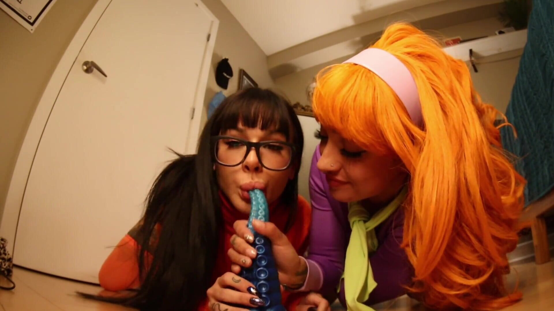 Halloween sex - cosplay - lesbian - velma