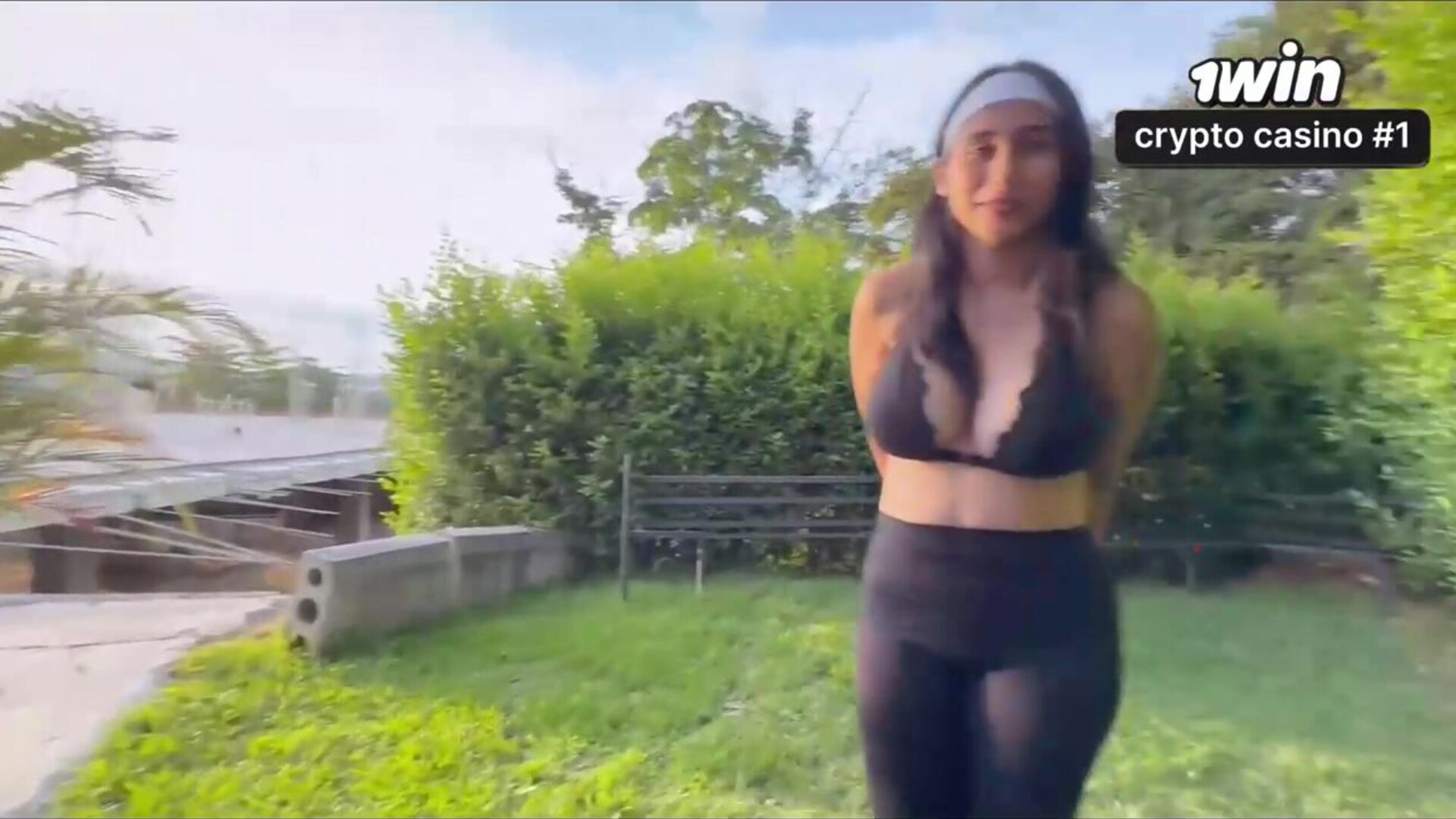 Latina mummy rides a caballo and spills climaxes on the street. Jenifer play public m - xxx - porn - mujeres deportistas - hardcore - orgasmos a chorro - masturbation squirt - sexo em publico - latina milf - se viene a chorros
