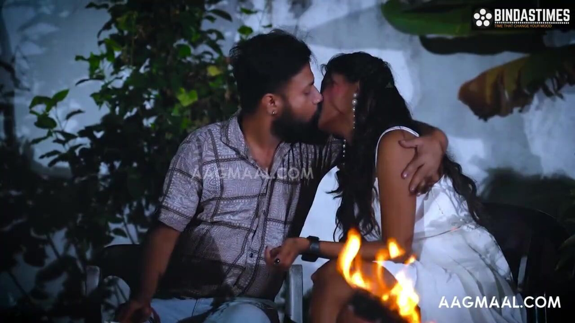 Night Sex Uncut (2022) BindasTime Hindi Short Film - kanchanarora - sucharitabhattacharya - tinanandi - tinanandy - tinadutta - jyotimishra - sapnasappu - kajalchauhan - nanditadutta - pallavipatil