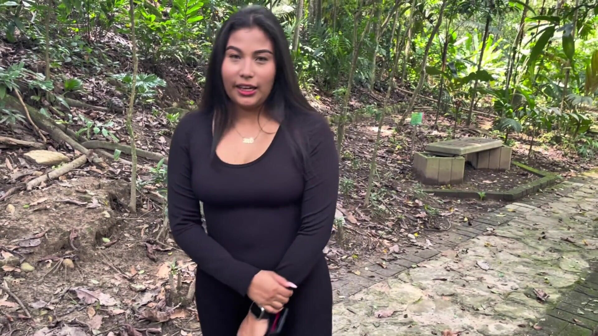 Sexo oral en publico - latina - mature - blowjob - public